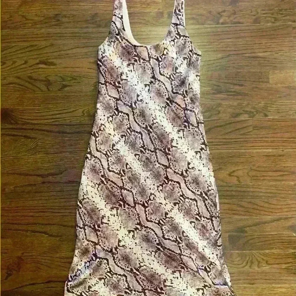 Cami NYC Dresses & Skirts - Beautiful 100% Silk CAMI NYC Snakeskin Sexy Midi Dress